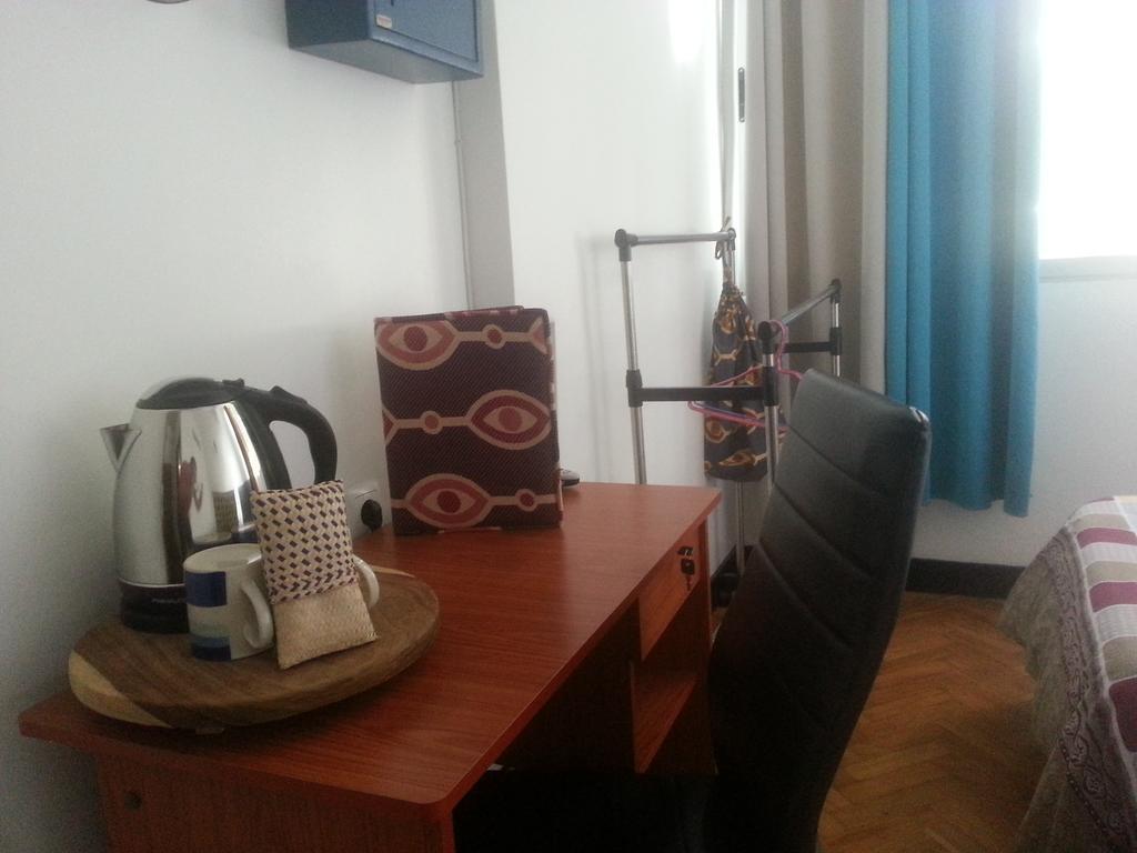 The Quiet Corner Guest House มาปูโต ภายนอก รูปภาพ